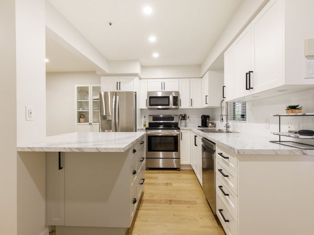 listing image 1102411001481214109