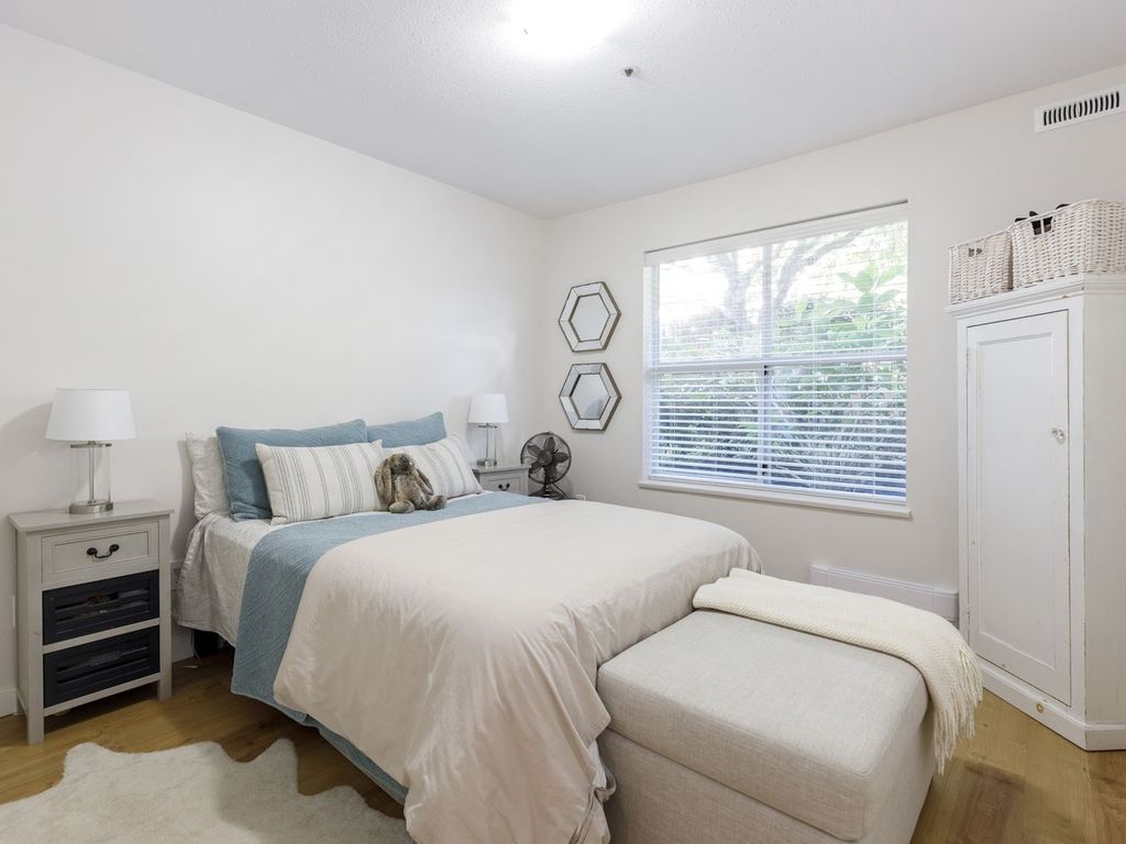 listing image 1107393203211157270