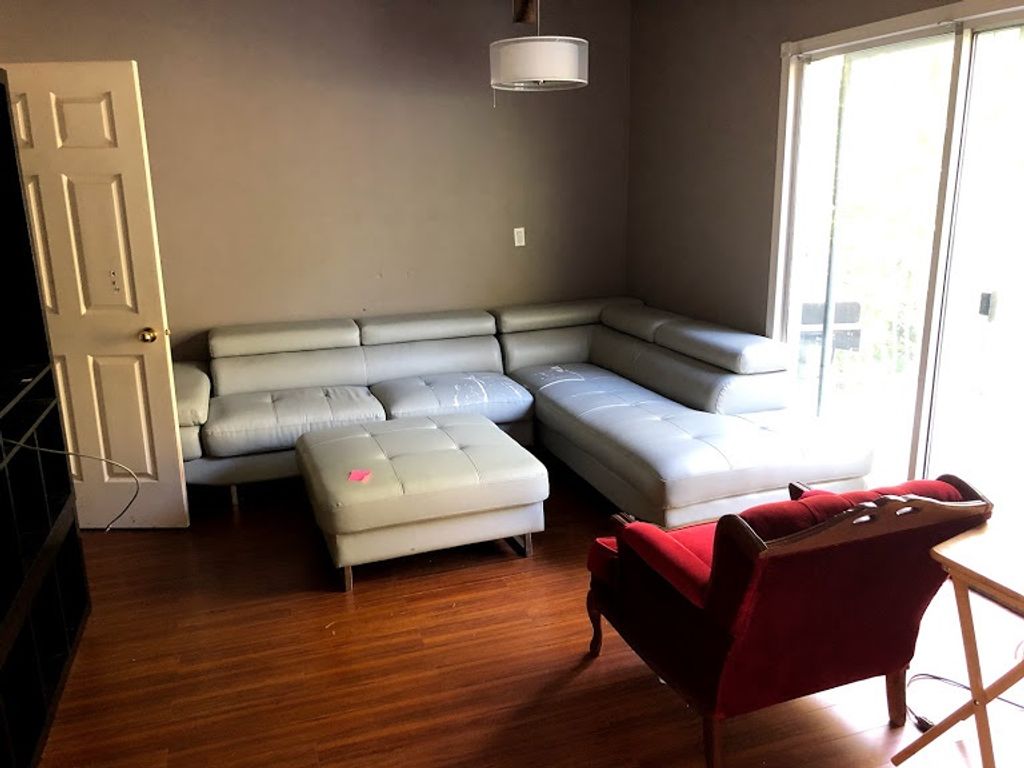 listing image 1109743190221378280