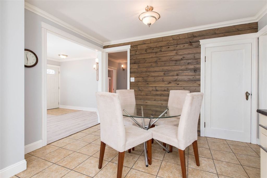 listing image 1105556406660414253