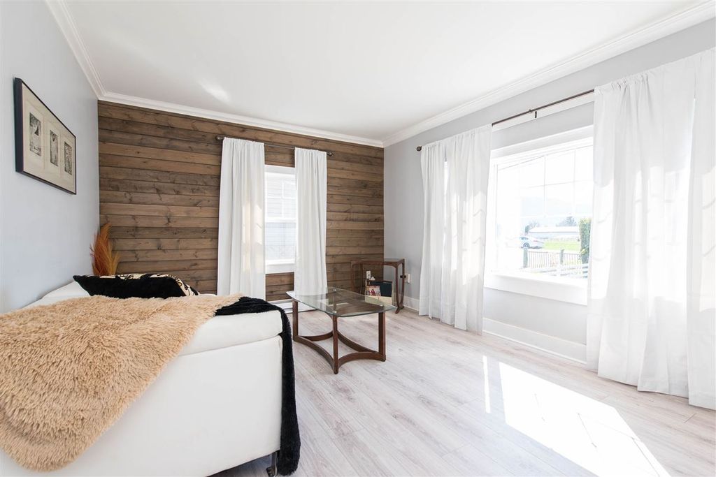 listing image 1100259024512125184