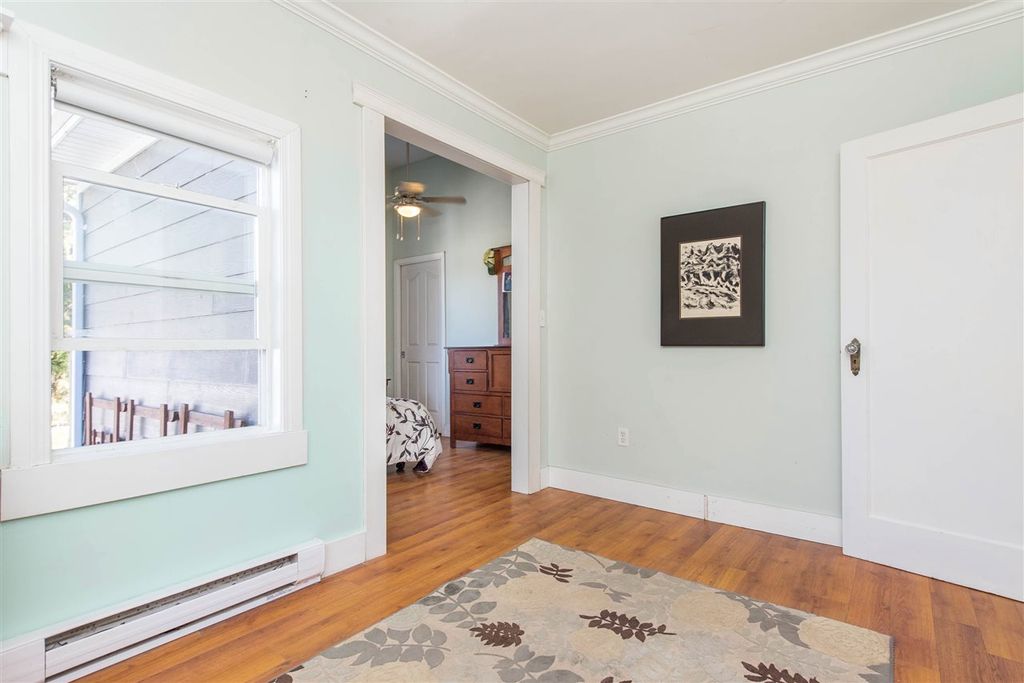 listing image 1103849376817895623