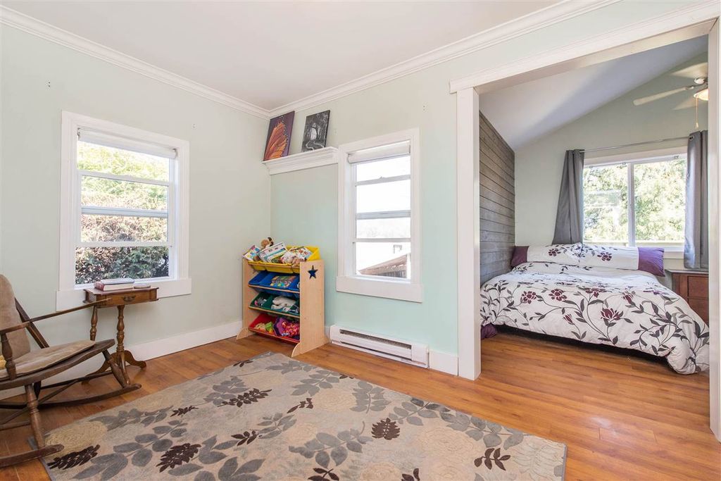 listing image 1105161231047620927