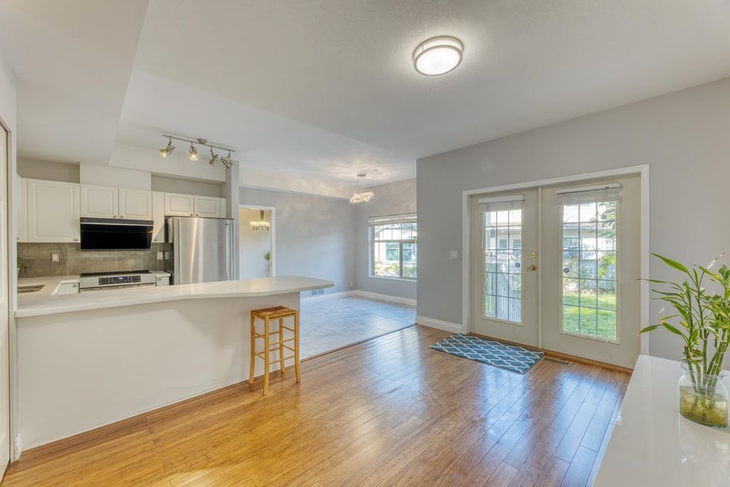 listing image 1106661802588025333