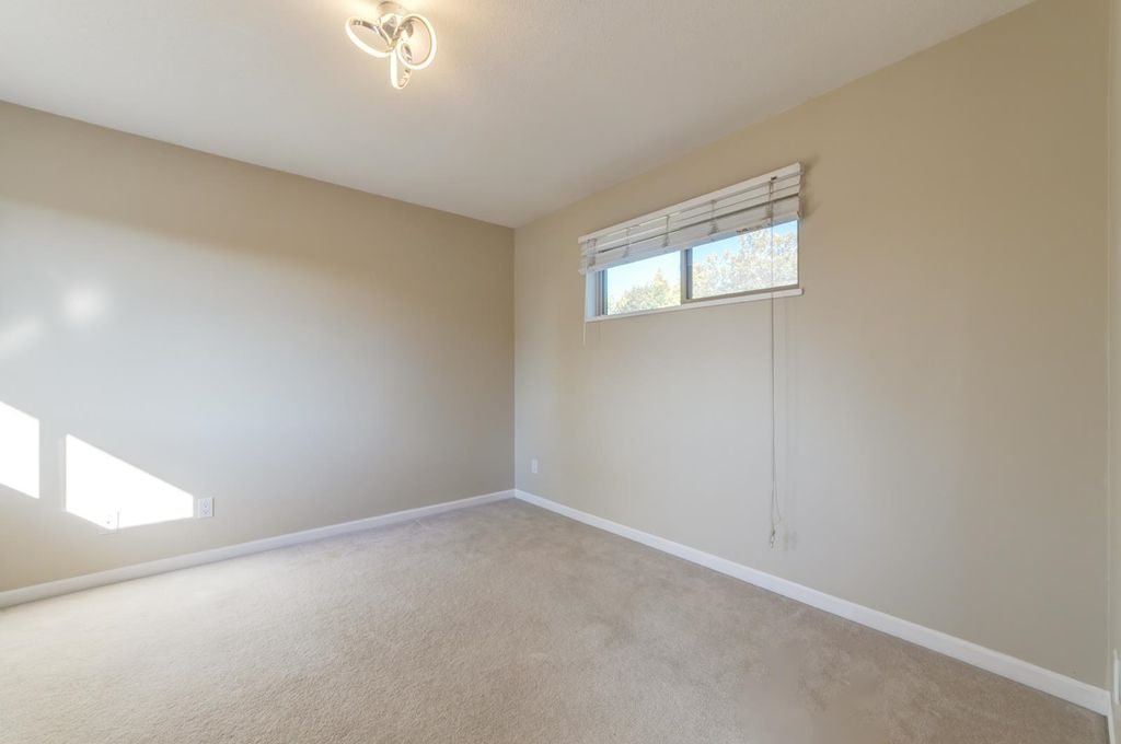 listing image 1100405600636228282