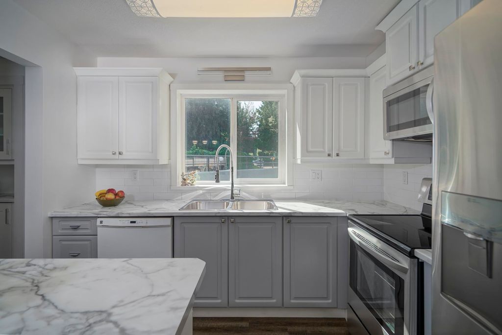 listing image 1101363716340085345