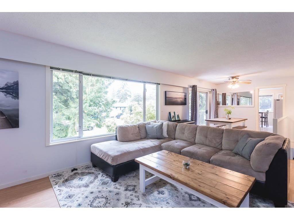 listing image 1100935718678283638