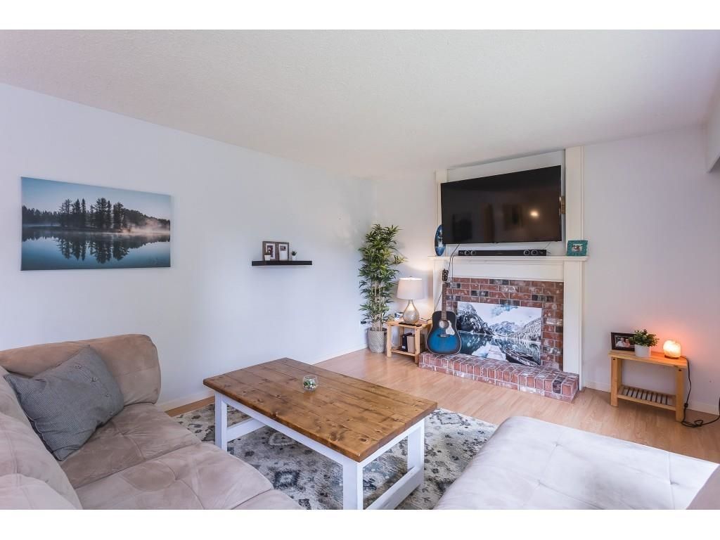 listing image 1105684312548016800