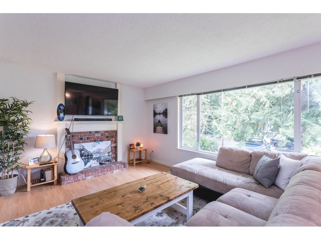 listing image 1103757637269930384