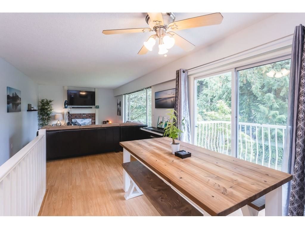 listing image 1104665828216499713