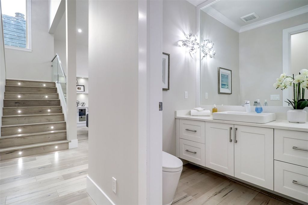 listing image 1103868259110939571