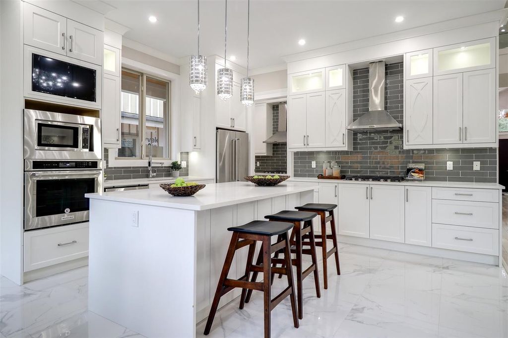 listing image 1106321274439961831