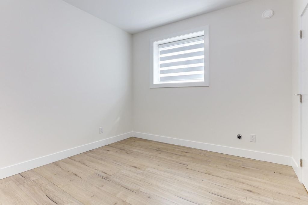 listing image 1100209103059215347