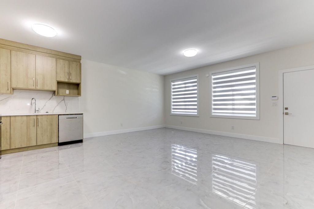 listing image 1103557840350571322