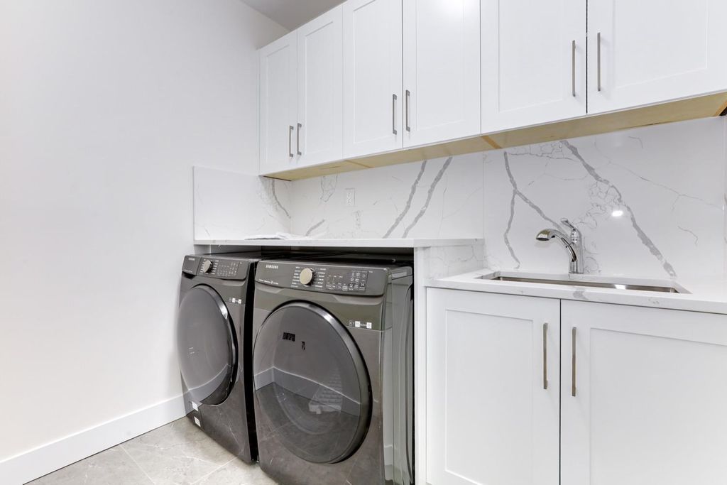 listing image 1100255303755373350