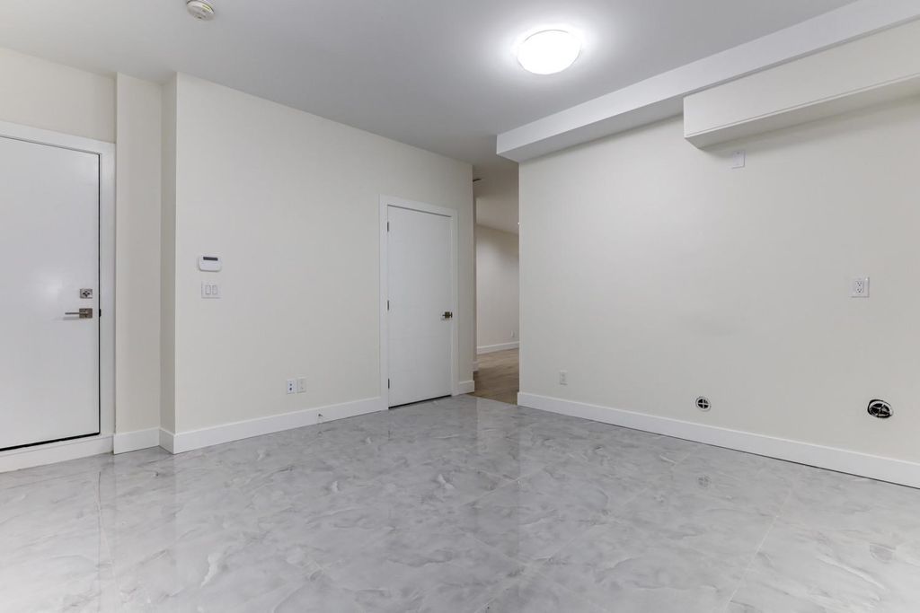 listing image 1102836219323112931