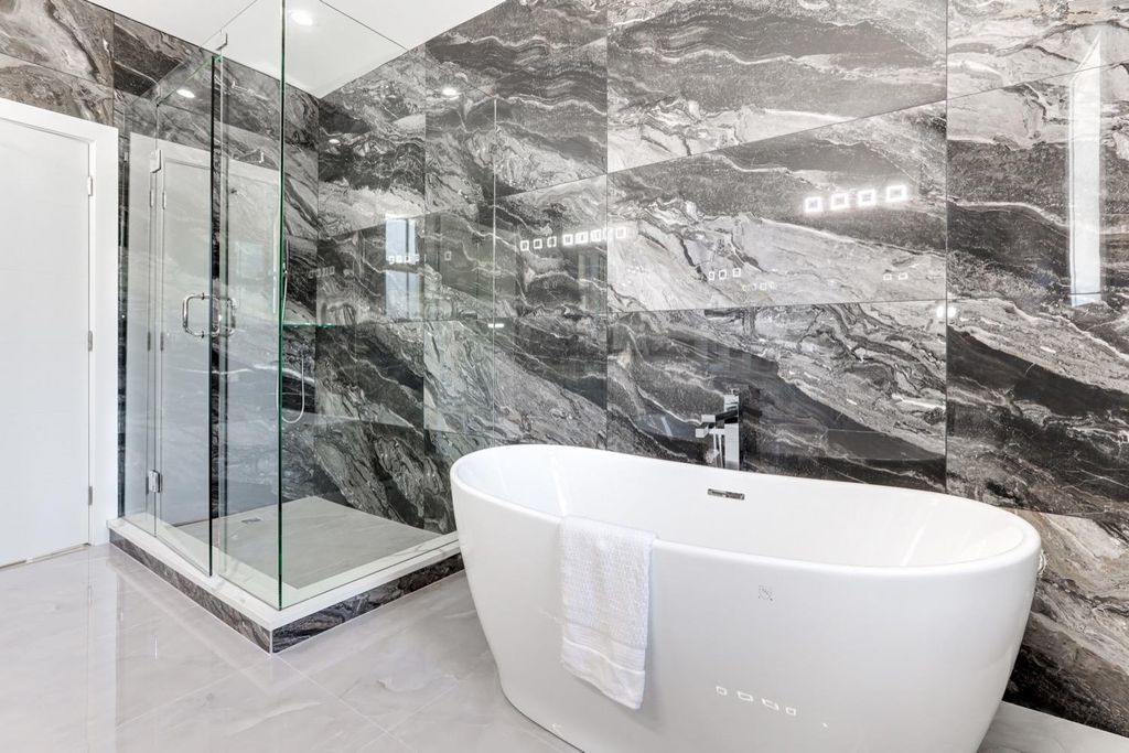 listing image 1104792188677421112