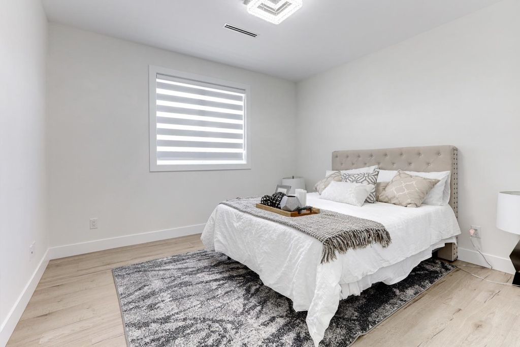 listing image 1108878351903915723