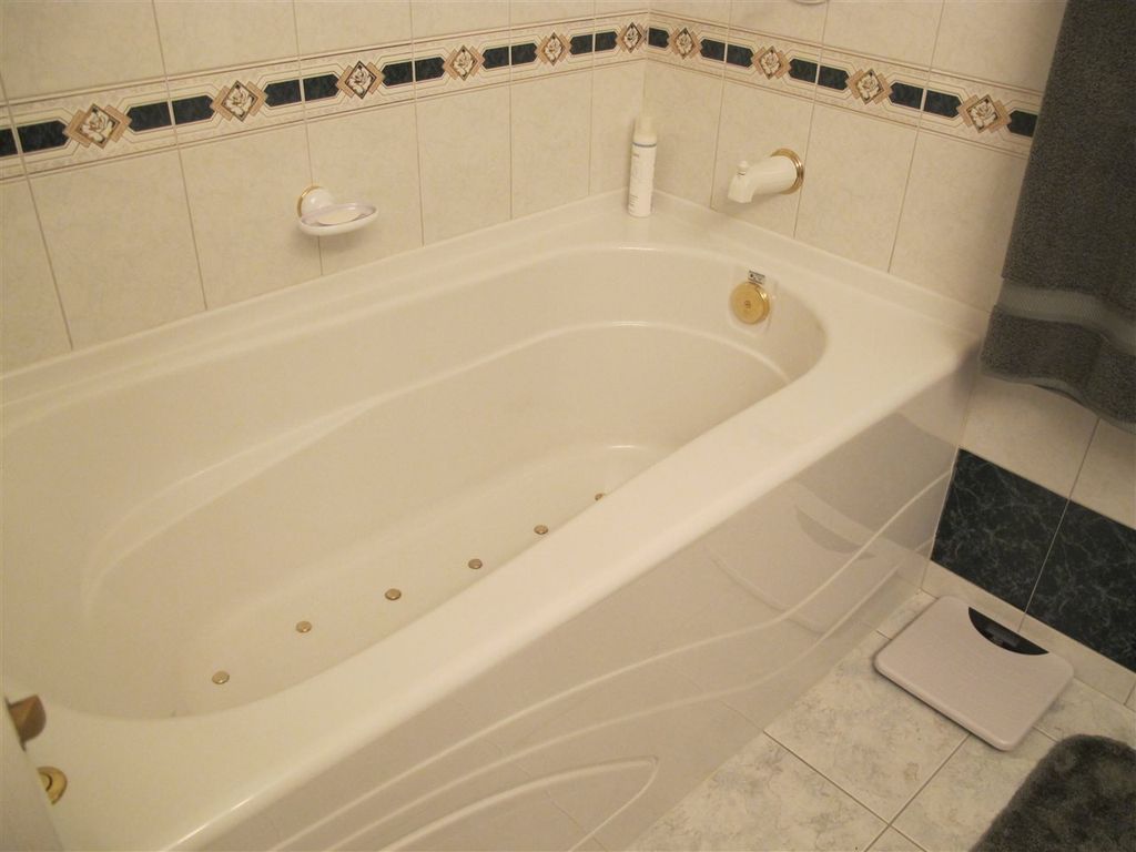 listing image 1109513935469768287