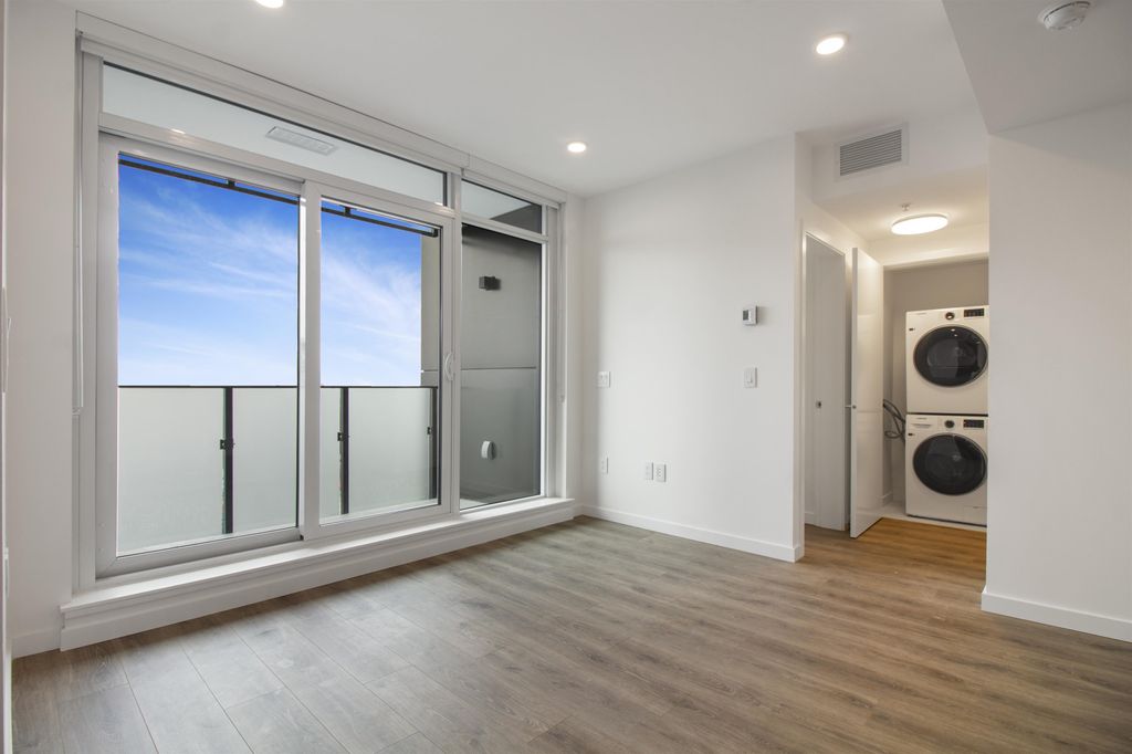 listing image 1106239098530536859