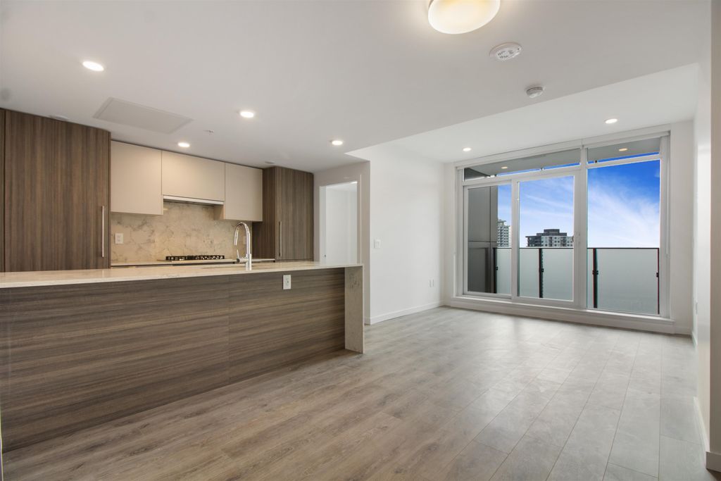 listing image 1103664750662829253