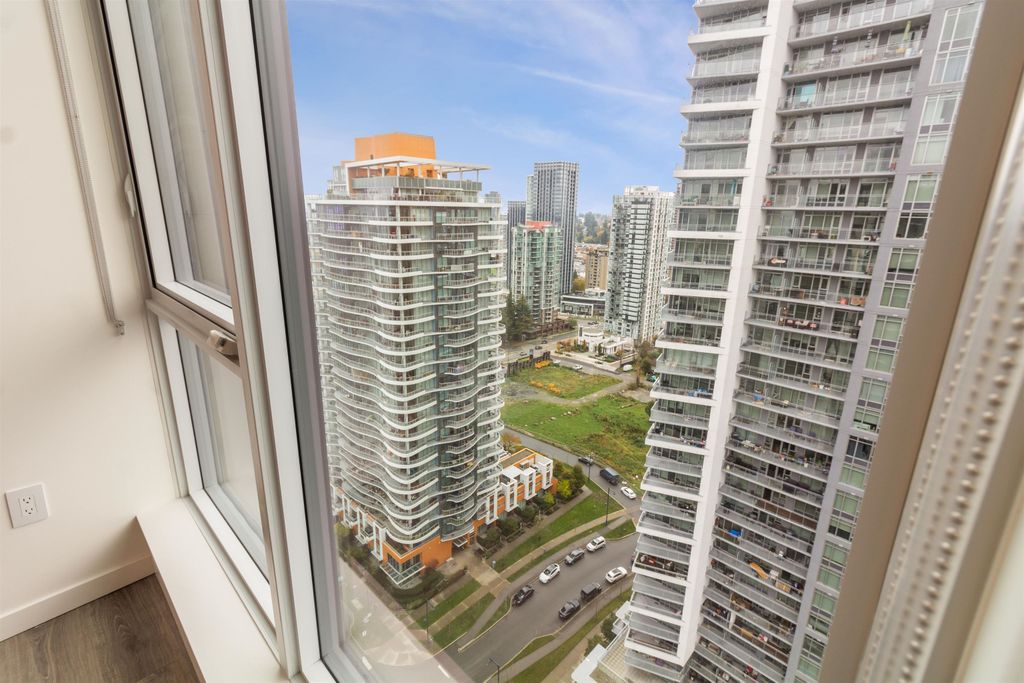 listing image 1106061957998939974