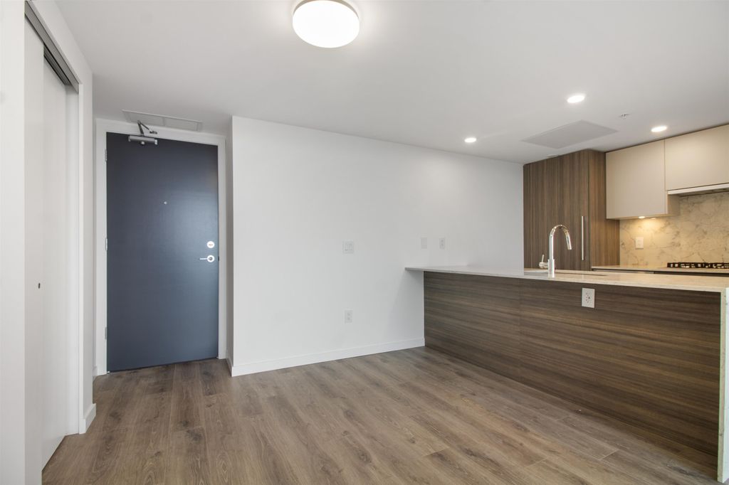 listing image 1107596252800286606
