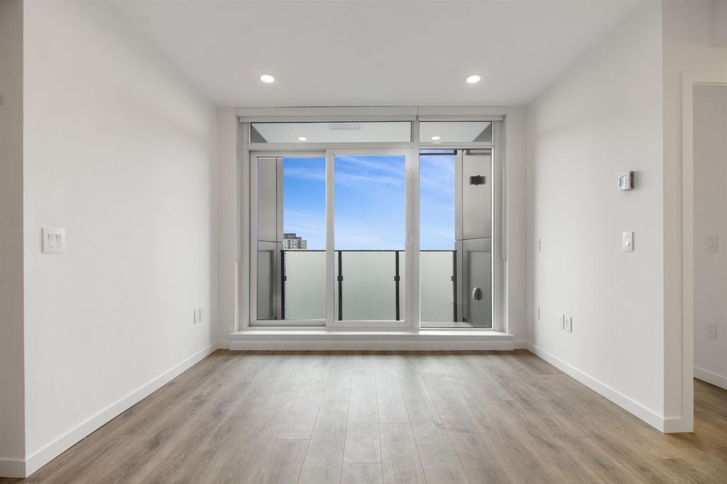 listing image 1106936437540507817