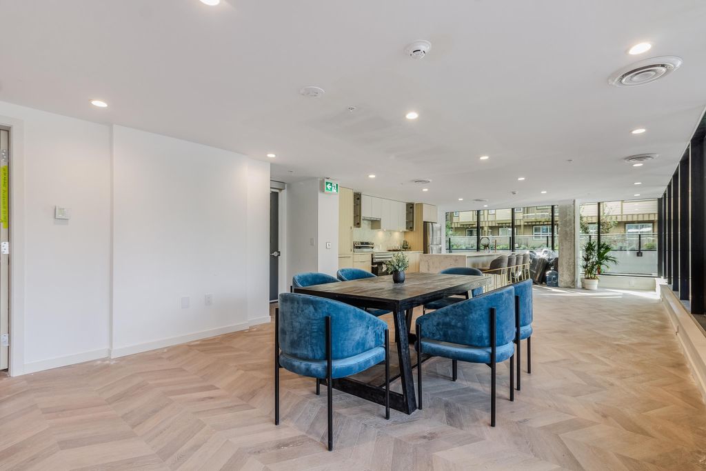 listing image 1105503452954317011