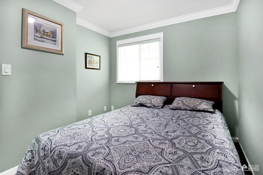 listing image 1102472141051008588