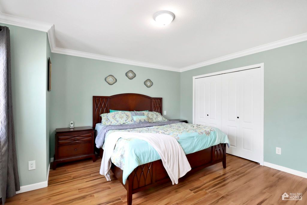 listing image 1101511613450763104