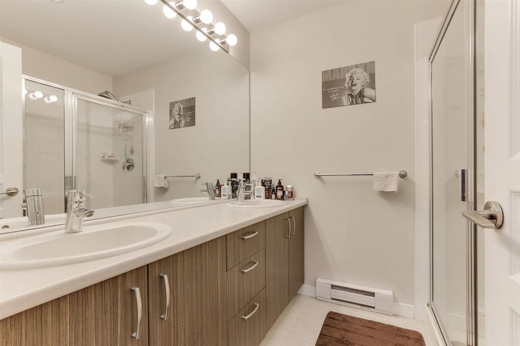 listing image 1103245565802952776