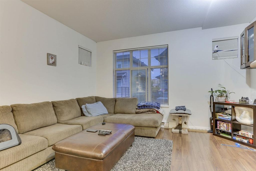 listing image 1101324121343135079