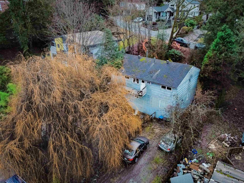 listing image 1101399576022801472