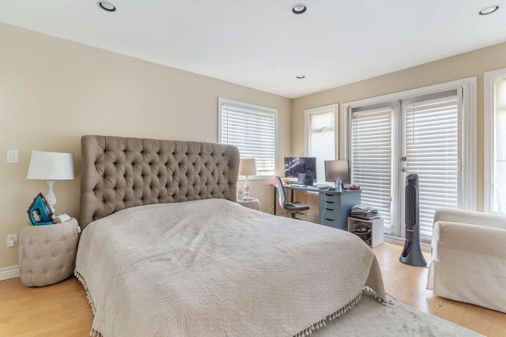 listing image 1106844938423300850