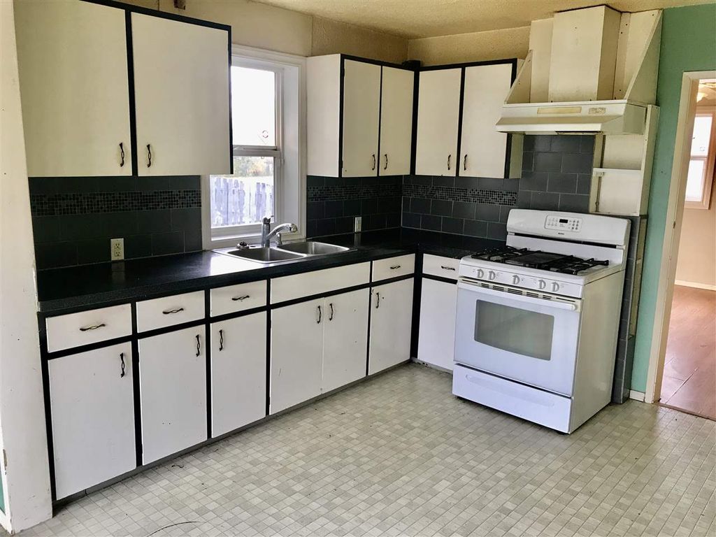 listing image 1104023839569275870