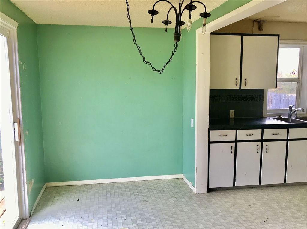 listing image 1100618899163790493