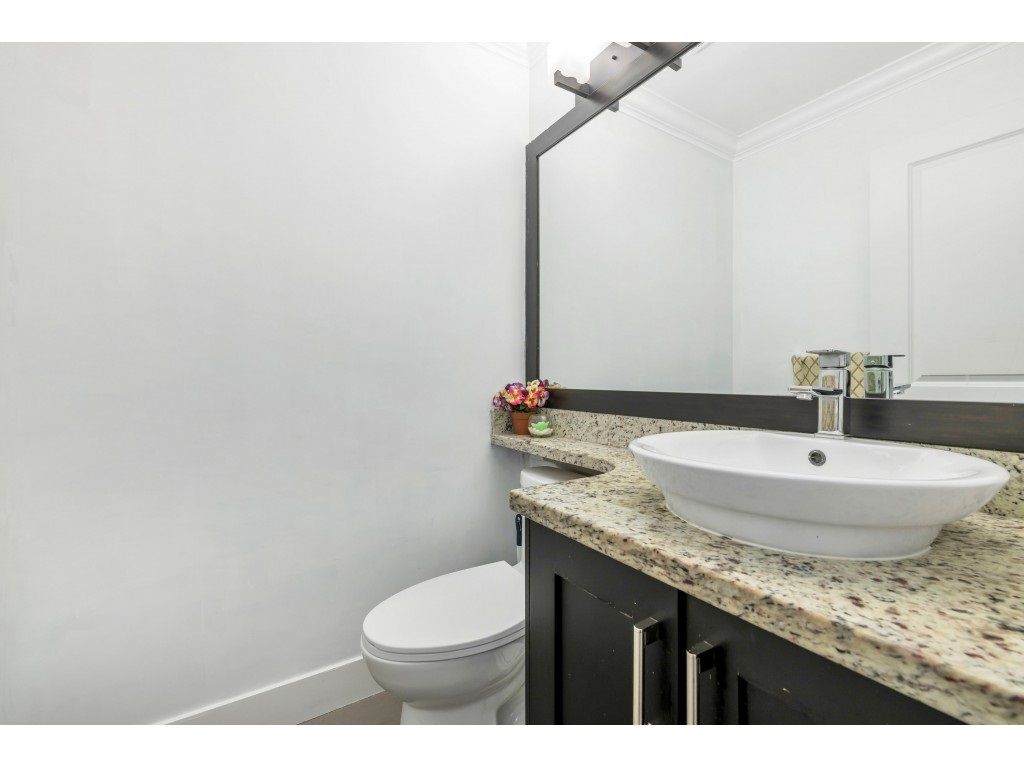 listing image 1101324099293380220