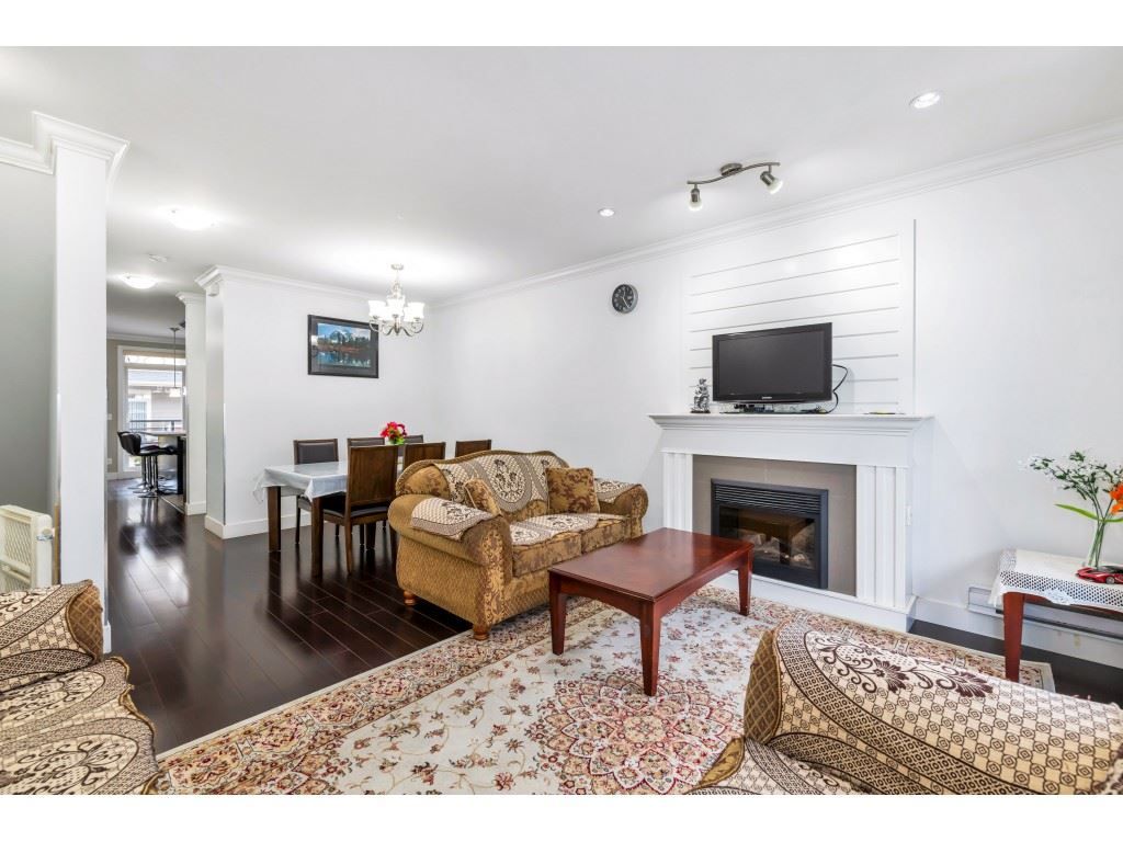 listing image 1100216037649842161