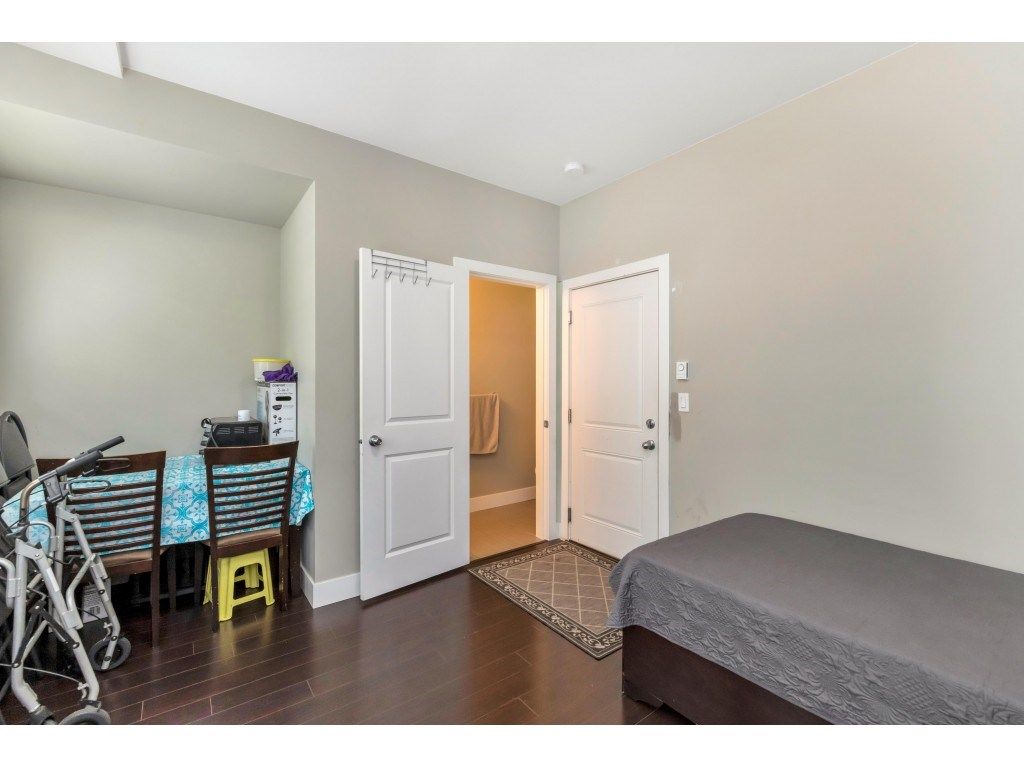 listing image 1108229800934435563