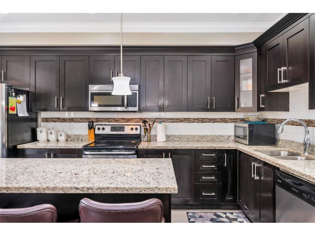 listing image 1104602521387818301