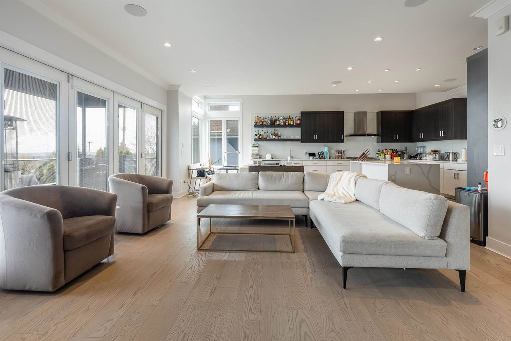 listing image 1102713262733532756