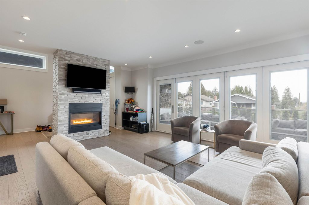 listing image 1109532597411304781