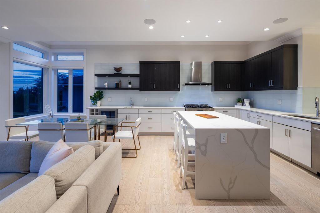 listing image 1103860042389911688