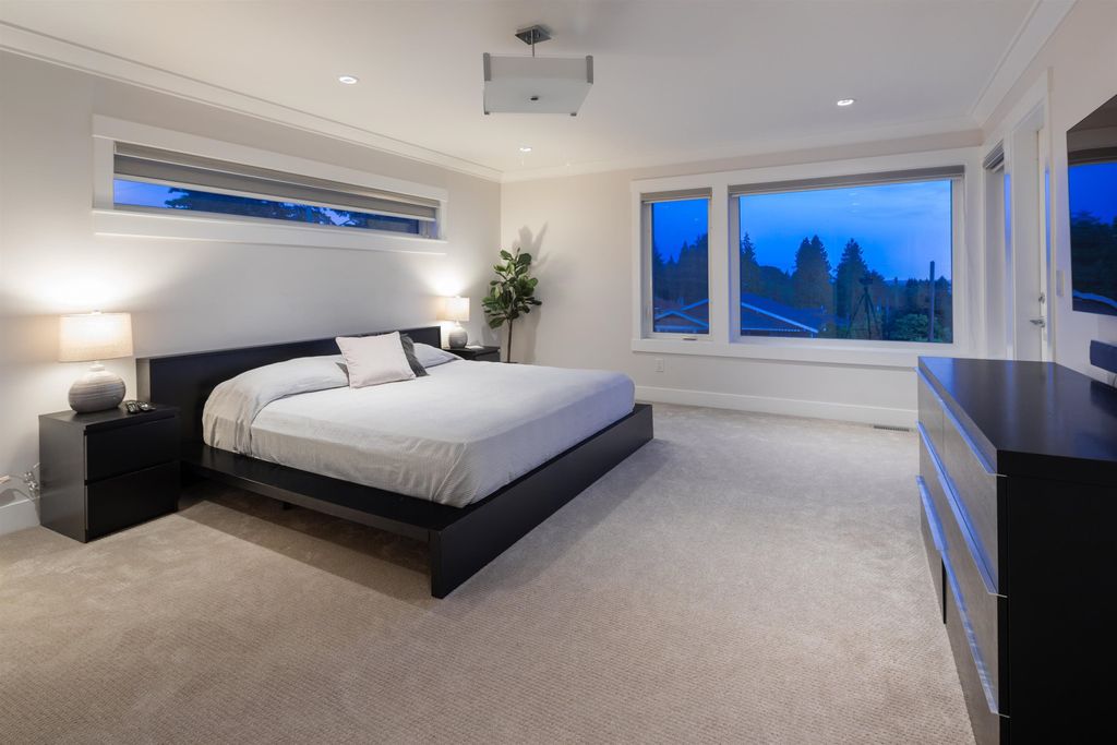 listing image 1109534821459927207