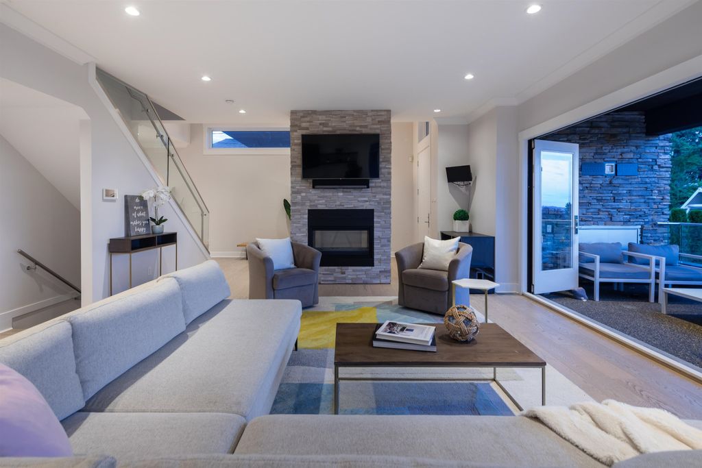 listing image 1105271357493648926