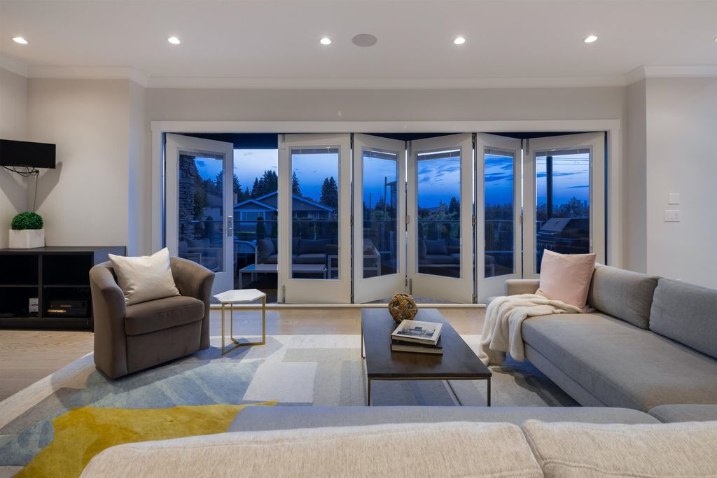 listing image 1109942959312018368