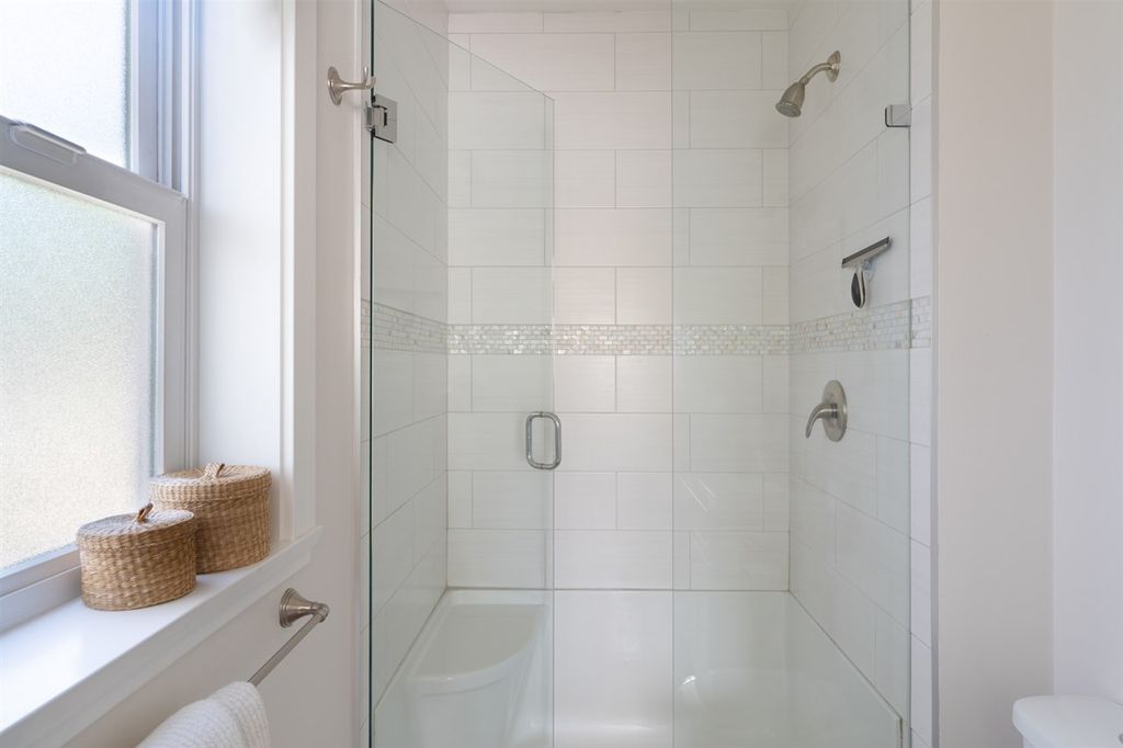 listing image 1104206735504590238