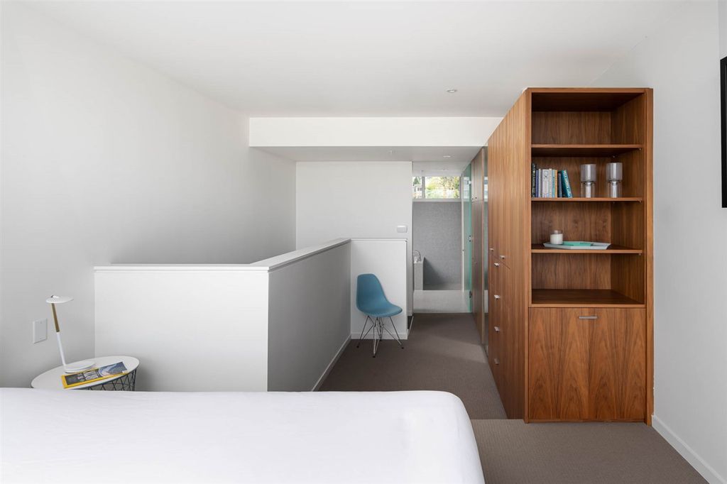 listing image 1105934818876723588