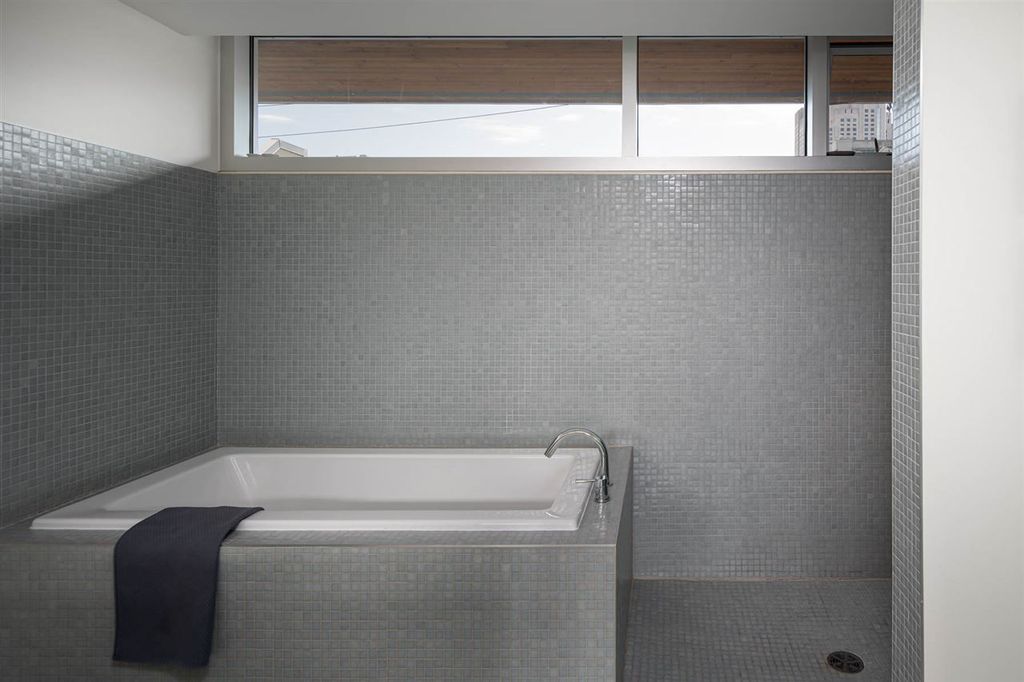 listing image 1101983719747363374